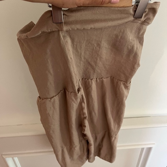 Spanx Mama Shaping Mid-Thigh Short in Bare Size D - Picture 2 of 3